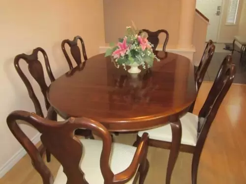 C $1,000.00 Gibbard Solid Cherry wood dining room set 6 chairs extendable to sit 8 people