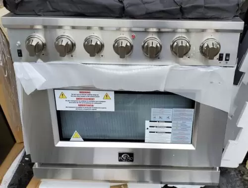 C $3,950.00 Forno 36” Capiasca Gas Range 6 burners, Convection oven