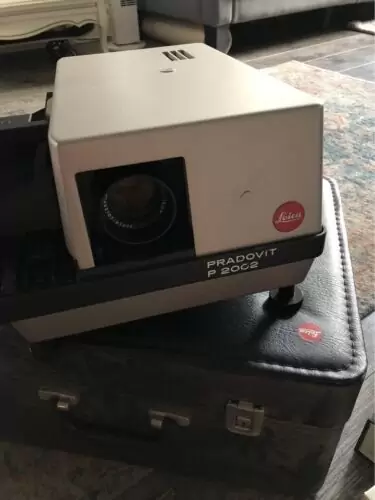 C $1,500.00 Leica Slide Projector PRADOVIT P2002 + accessories